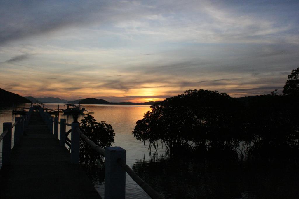 Coral Bay Beach And Dive Resort Busuanga Luaran gambar